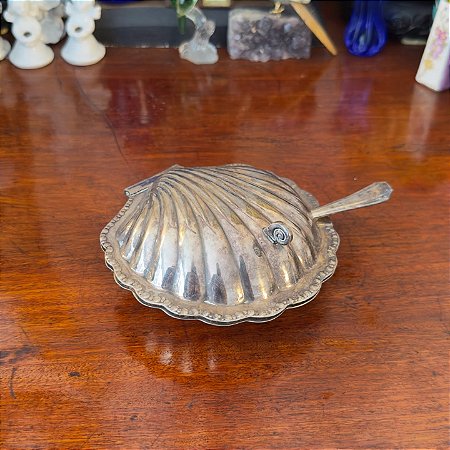 Antigo Porta Caviar em formato de concha.
