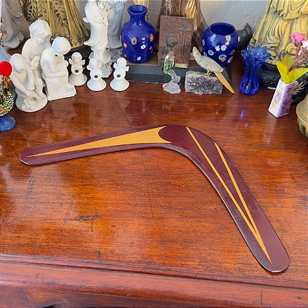 Antigo Bumerangue Australiano em madeira.