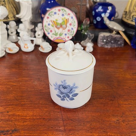 Açucareiro antigo em porcelana.