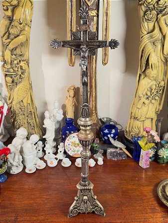 Antigo Crucifixo de Mesa.