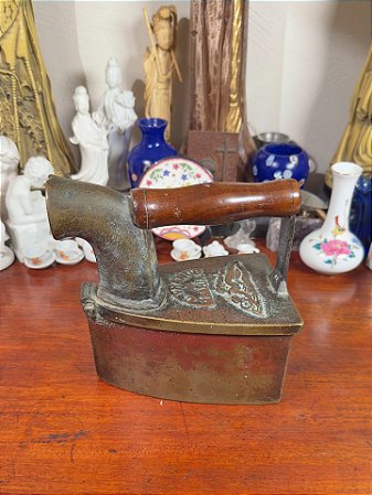 Antigo ferro a carvão G. Franco, na Bahia.