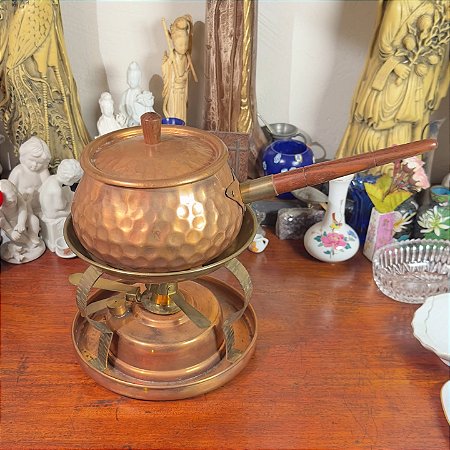 Aparelho de Fondue em Cobre Martelado.