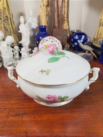 Terrina em Porcelana Alemã Fürstenberg.