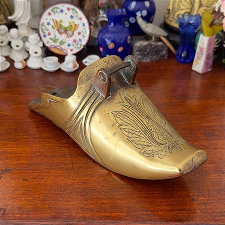 Estribo Cachepot de Parede.