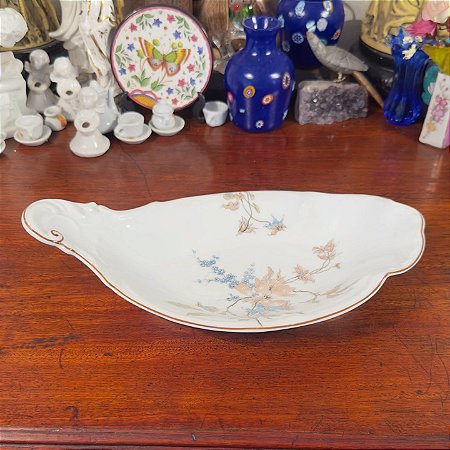 Travessa em porcelana alemã.