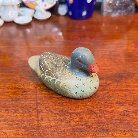 Patinho decorativo em cerâmica