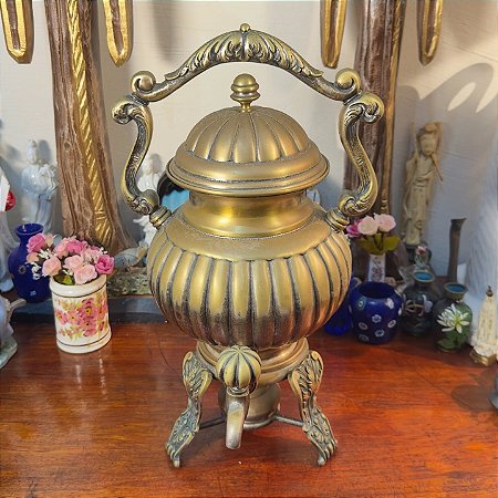 Antigo Samovar inglês.