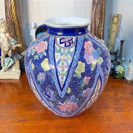 Vaso em Porcelana Chinesa.