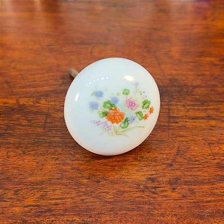 Antigo puxador de gaveta em Porcelana.