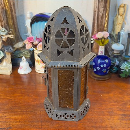 Lanterna Porta-Velas Em Metal E Vidro Ambar.
