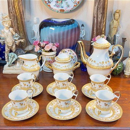 JOGO DE CAFÉ ANTIGO EM PORCELANA