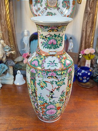 VASO ANTIGO EM PORCELANA CHINESA FAMÍLIA ROSA