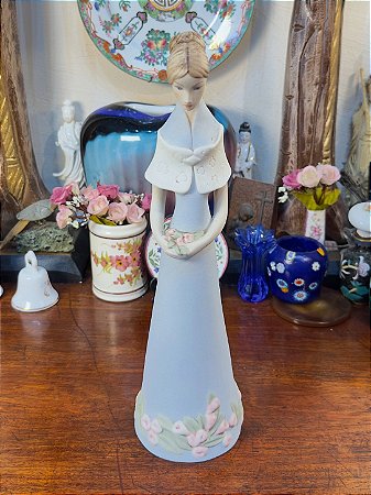 ESCULTURA ANTIGA DAMA EM PORCELANA ROYAL DUX