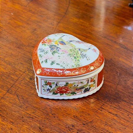 Porta-Joias em Porcelana Formato de Coração.