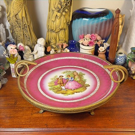 Elegante centro de mesa em autêntica porcelana D.P. 541.