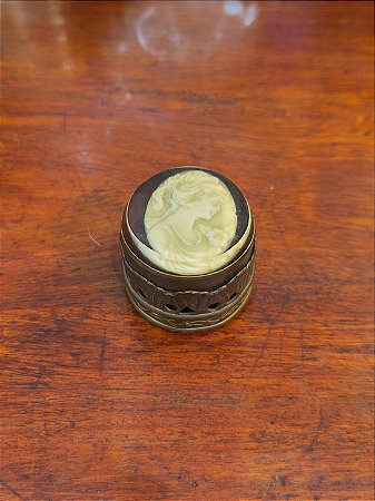 Relicário Porta-Jóias em Bronze com Camafeu