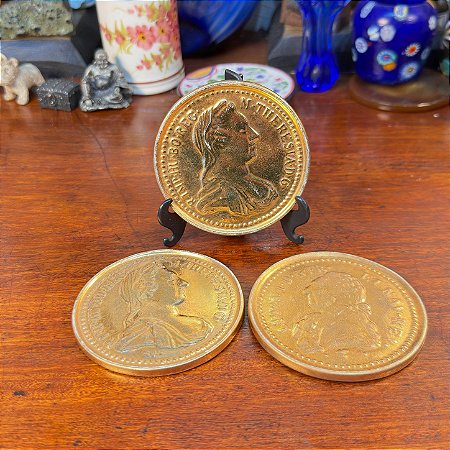 Porta-Copos em Porcelana Saller Moedas Antigas.