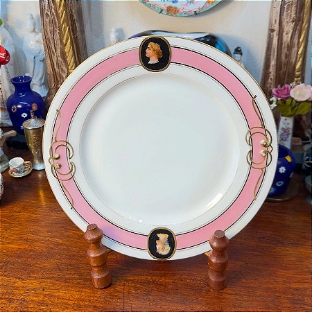 Prato de Coleção em Porcelana Checa.