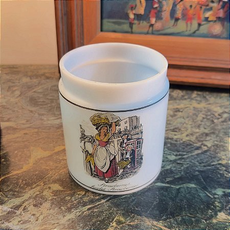 Pote de Toucador em Opalina Cries of London.