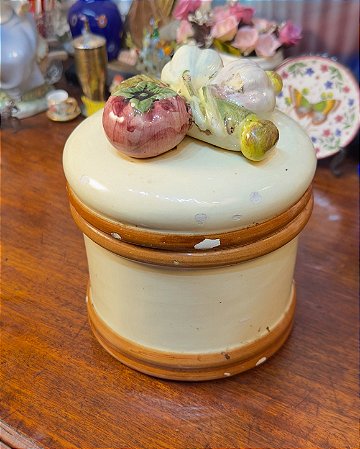 Pote em Cerâmica Weiss.