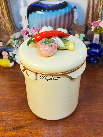 Pote em Cerâmica com Puxador Legumes