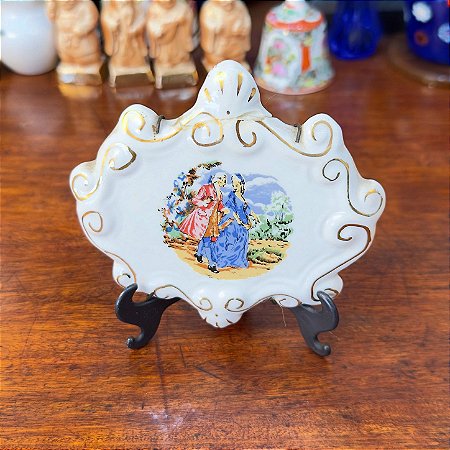 Placa Decorativa de Porcelana com Cena Galante