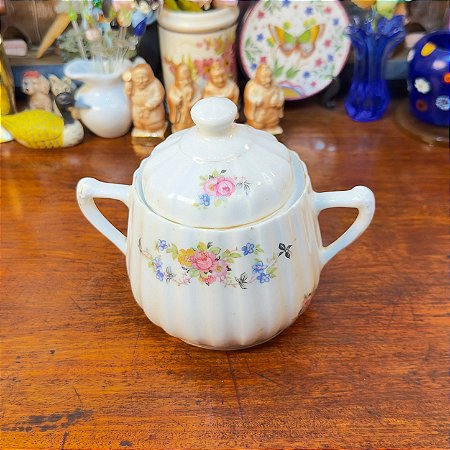 Açucareiro em Porcelana canelada Mauá Decorado com Florais.