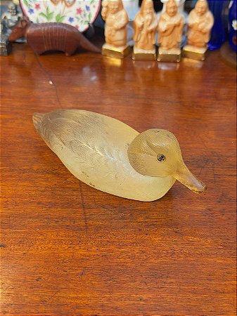Escultura Antiga de Pato em Resina.