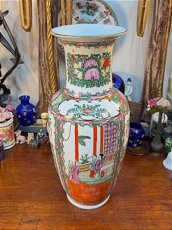 Antigo Vaso em Porcelana Chinesa Família Rosa
