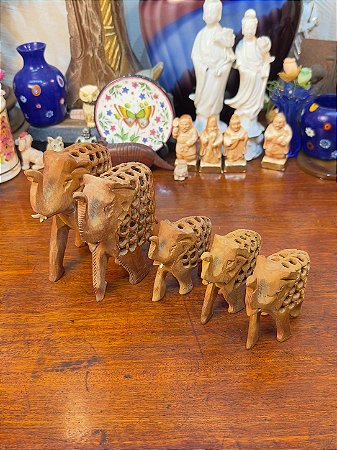Conjunto de Elefantes Indiana em Madeira Entalhada