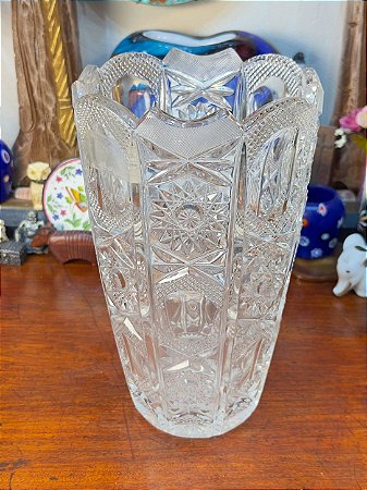 Vaso Antigo em Cristal Lapidado