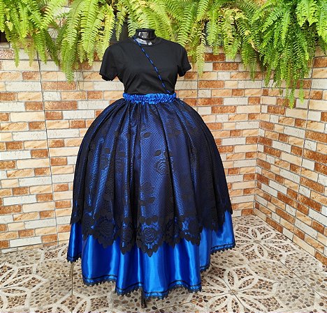 Saia de renda preta com forro azul