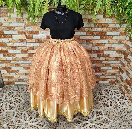 Saia de tule bordado dourado com forro dourado