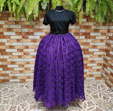Saia de renda roxa com forro preto