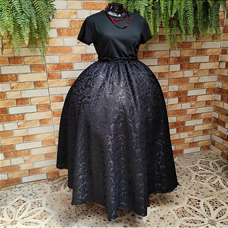 Saia renda forrada preta