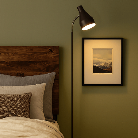 Luminária de Piso Amélia com Cúpula Articulada