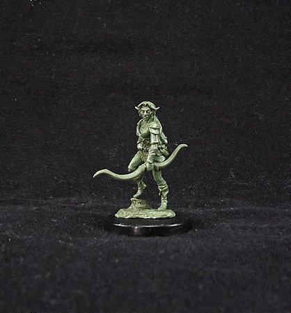 Leena, Guardiã Ancestral - Miniatura de Metal para RPG