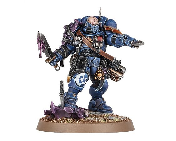 Lieutenant in Phobos Armour Primaris Space Marines