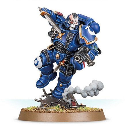 Lieutenant in Reiver Armour Space Marines Warhammer 40k