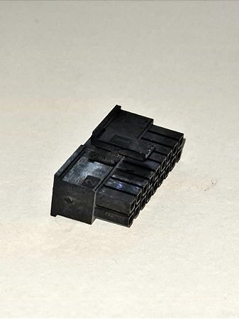 Alojamento MACHO 3,0MM 2X9