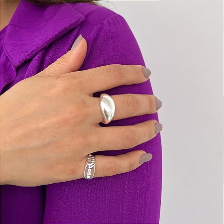 ANEL OVAL AJUSTAVEL VICTORIA BANHADO A PRATA.