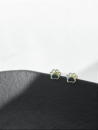 BRINCO PET MINI PATINHA  VAZADA 8 MM BANHADO A OURO 18K.
