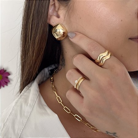 ANEL ONDA AJUSTÁVEL BANHADO  A OURO 18K.