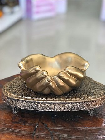 Mãos dar e receber (dourado)