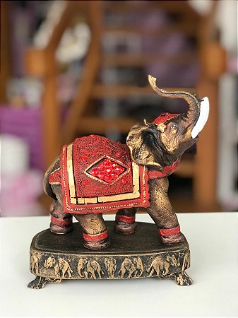 Elefante P (marrom/vermelho)
