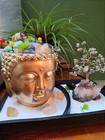 Jardim Zen com fonte Buda