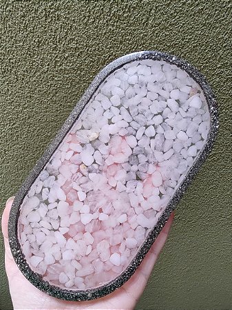 Bandejinha em quartzo rosa e piritas