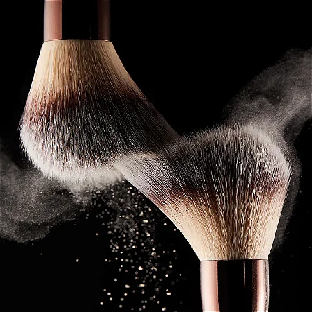 Veil™ Powder Brush - Hourglass
