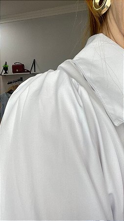 Camisa branca - 3 botões manga