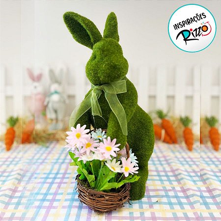 Coelho Decorativo de Grama em Pé com Cesto de Flores e Laço - 36cm - 1 unidade - Cromus  - Rizzo
